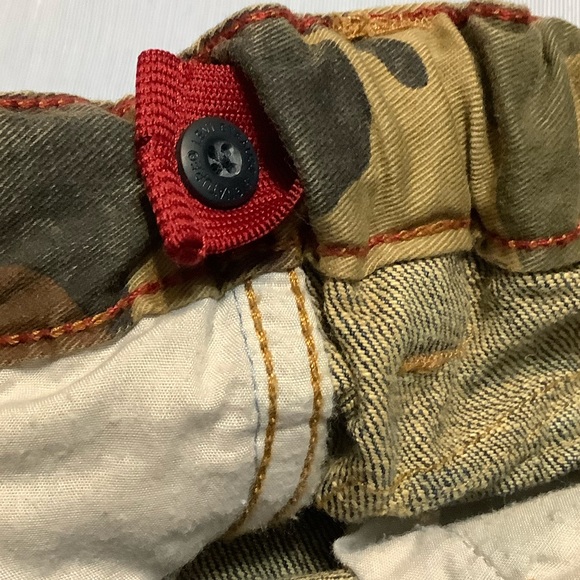 3/$20 Levi’s denim shorts 2T. Elastic adj in waist - Picture 6 of 12